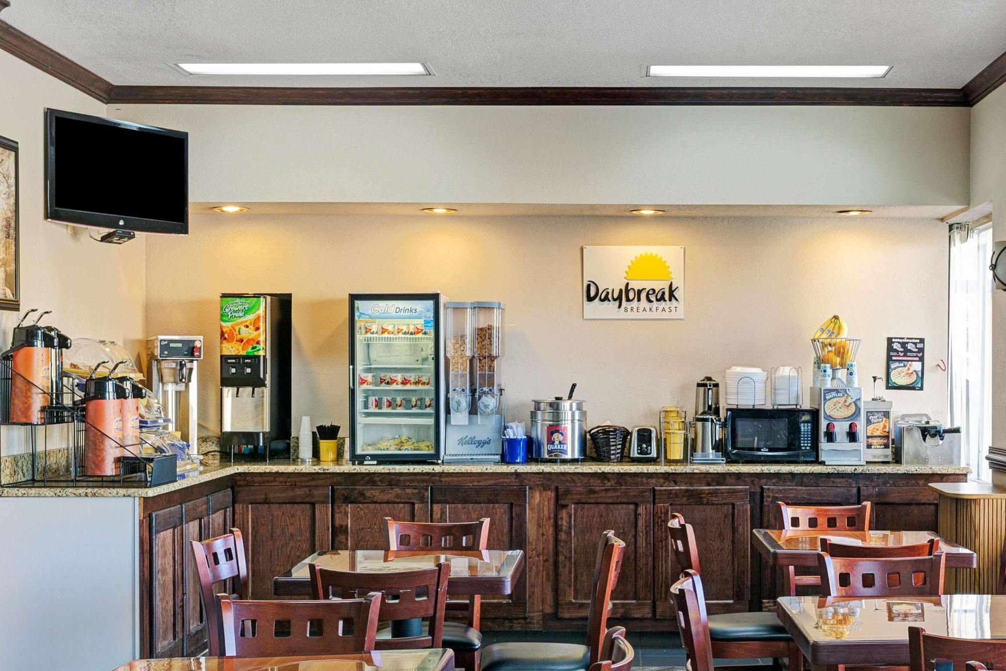 Days Inn By Wyndham Jacksonville South Memorial Hospital Екстериор снимка