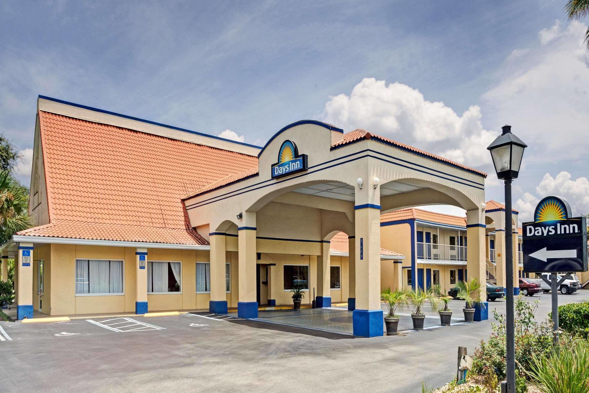 Days Inn By Wyndham Jacksonville South Memorial Hospital Екстериор снимка