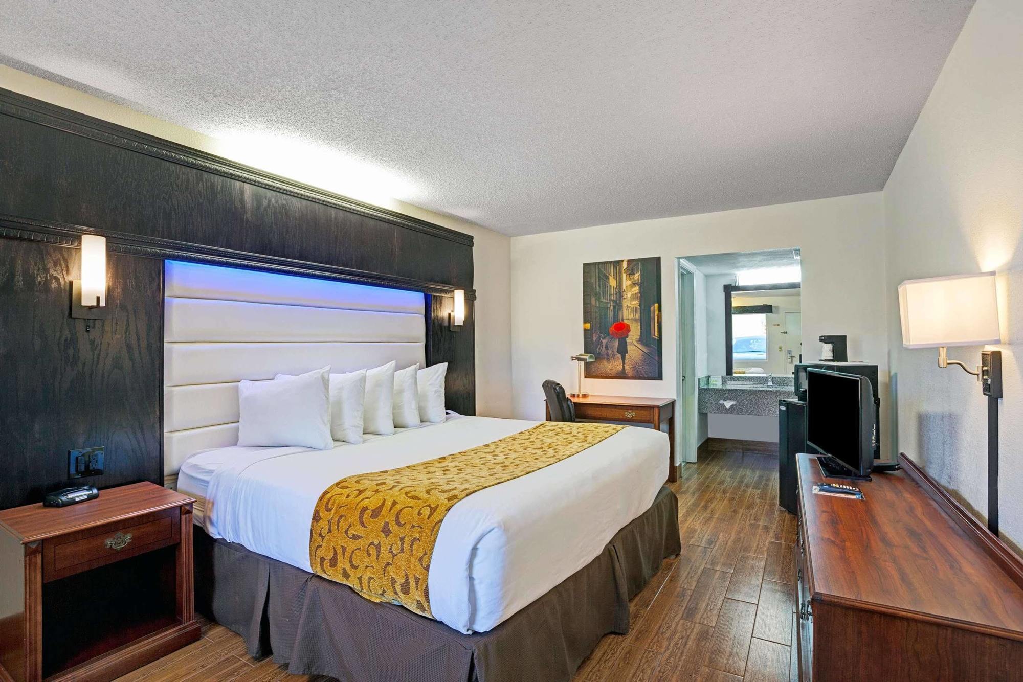 Days Inn By Wyndham Jacksonville South Memorial Hospital Екстериор снимка