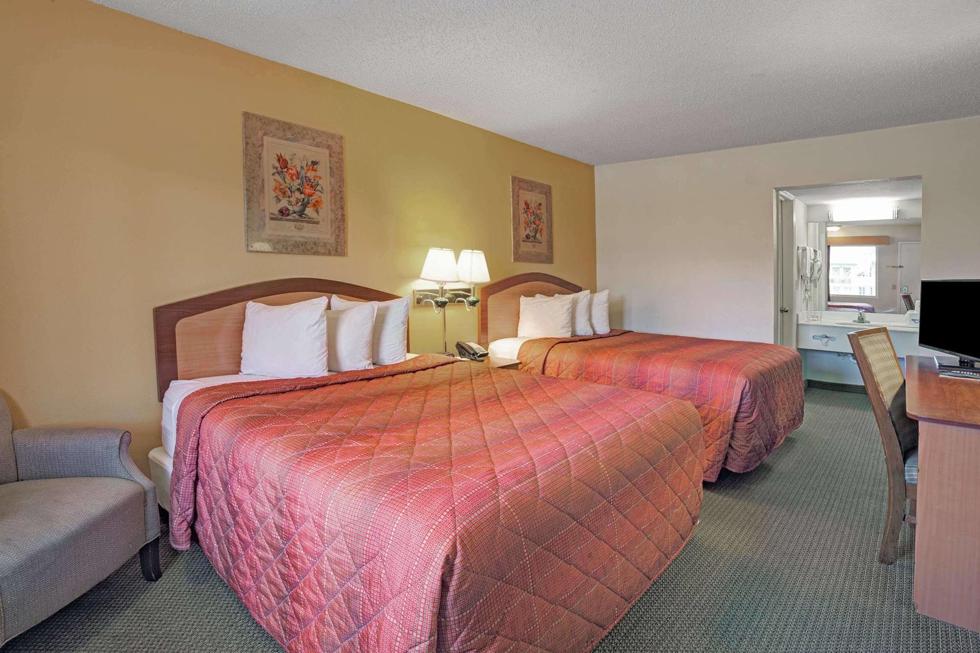 Days Inn By Wyndham Jacksonville South Memorial Hospital Екстериор снимка